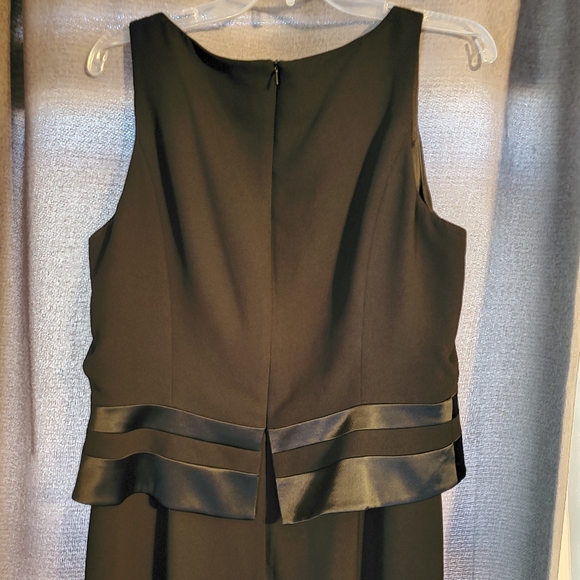 Beautiful Vintage Special Occasion Dress - Picture 4 of 6